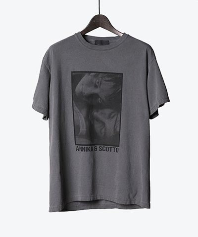 2018 S/S LOUNGE LIZARD 'ANNIKA & SCOTT' TEE