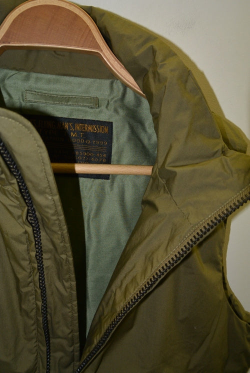 2016 A/W TMT HIGH NECK DOWN VEST KHAKI